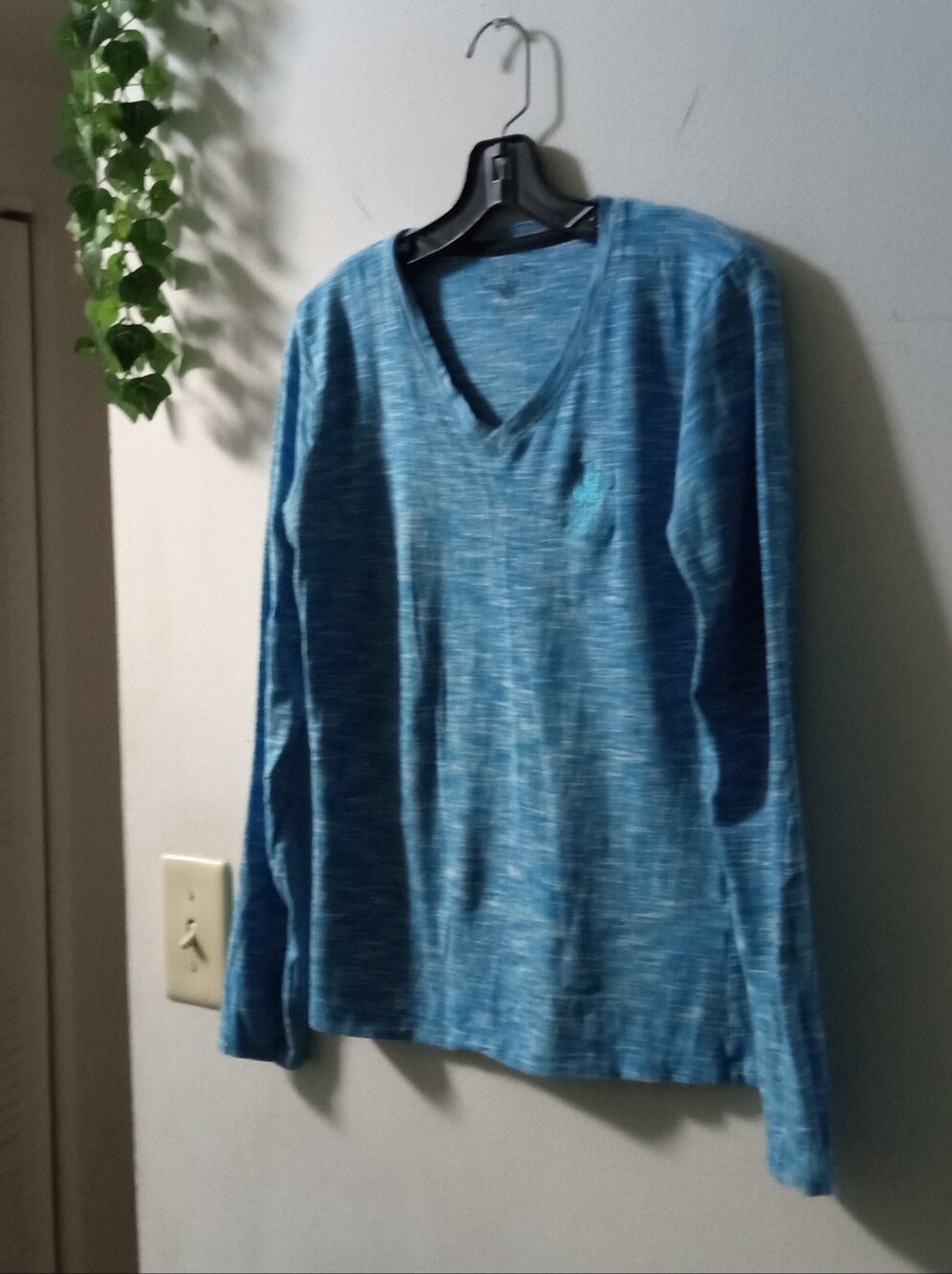 Beverly Hills Polo Club Light Blue Marled V-Neck Sweater